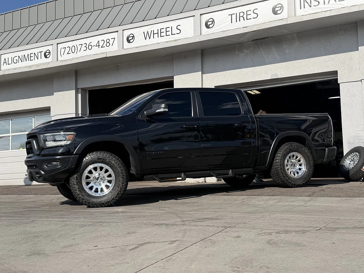 Method MR709 Polished Silver on 2019 RAM 1500