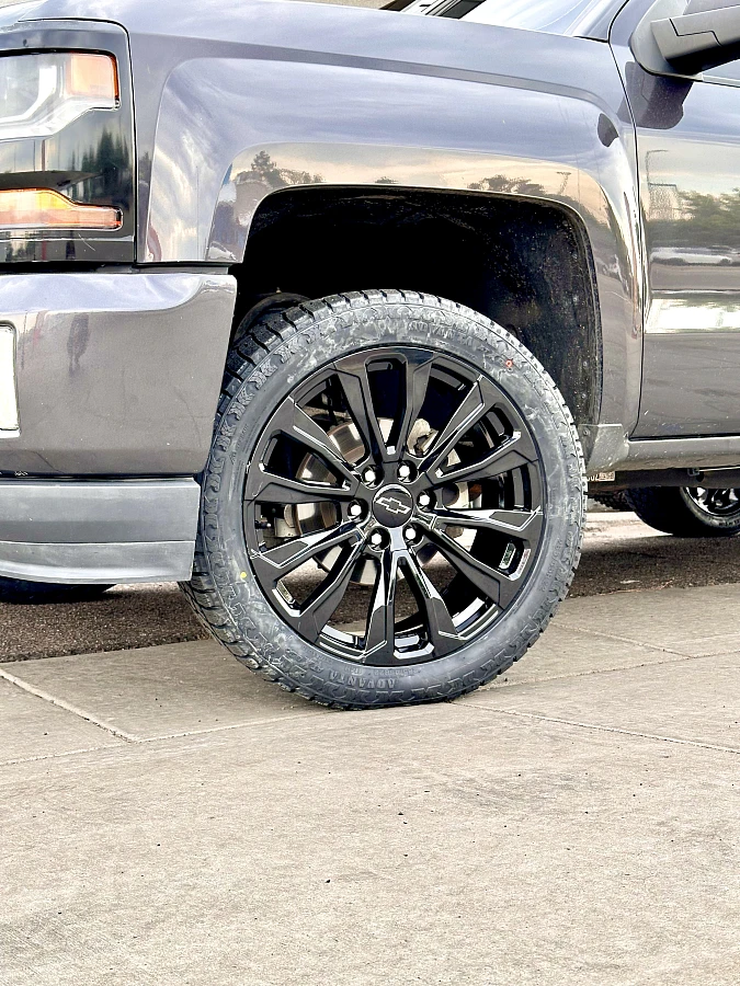 2015 Chevrolet Silverado 1500 with Replica Wheels 22" Denali 1107 Black Rims