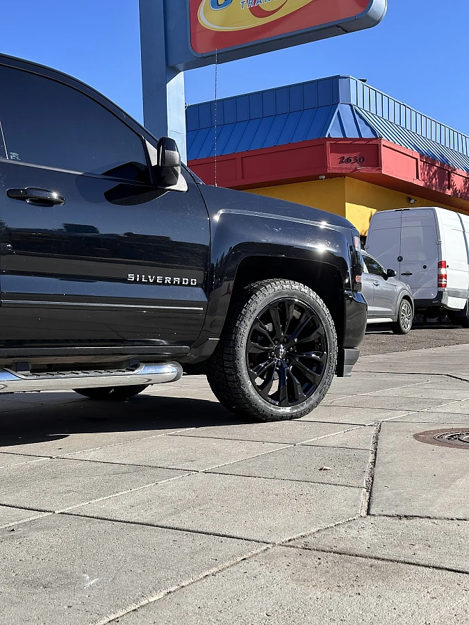 2016 Chevrolet Silverado 1500 with Replica Wheels 22" Denali 1107 Black Wheels