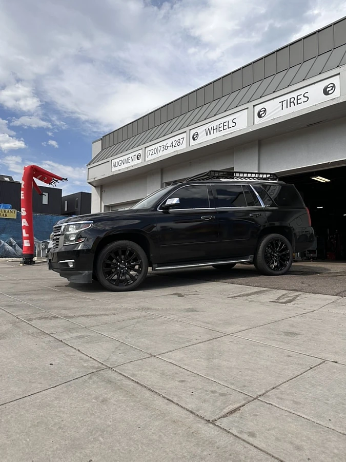 Black Replica Wheels 22" Denali 1107 on 2020 Chevrolet Tahoe
