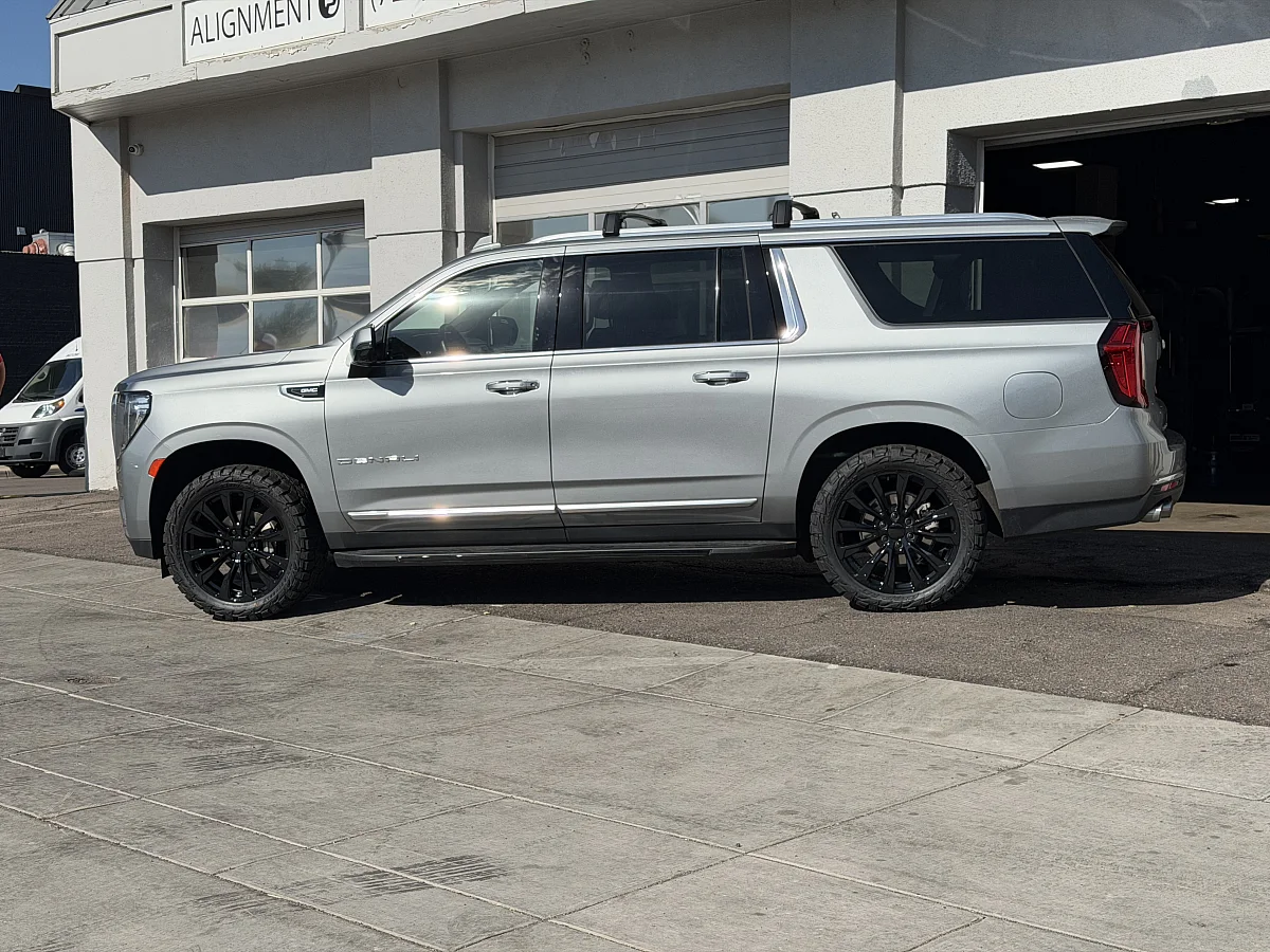 2022 GMC Yukon XL with Replica Wheels 22" Denali 1107 Black Rims