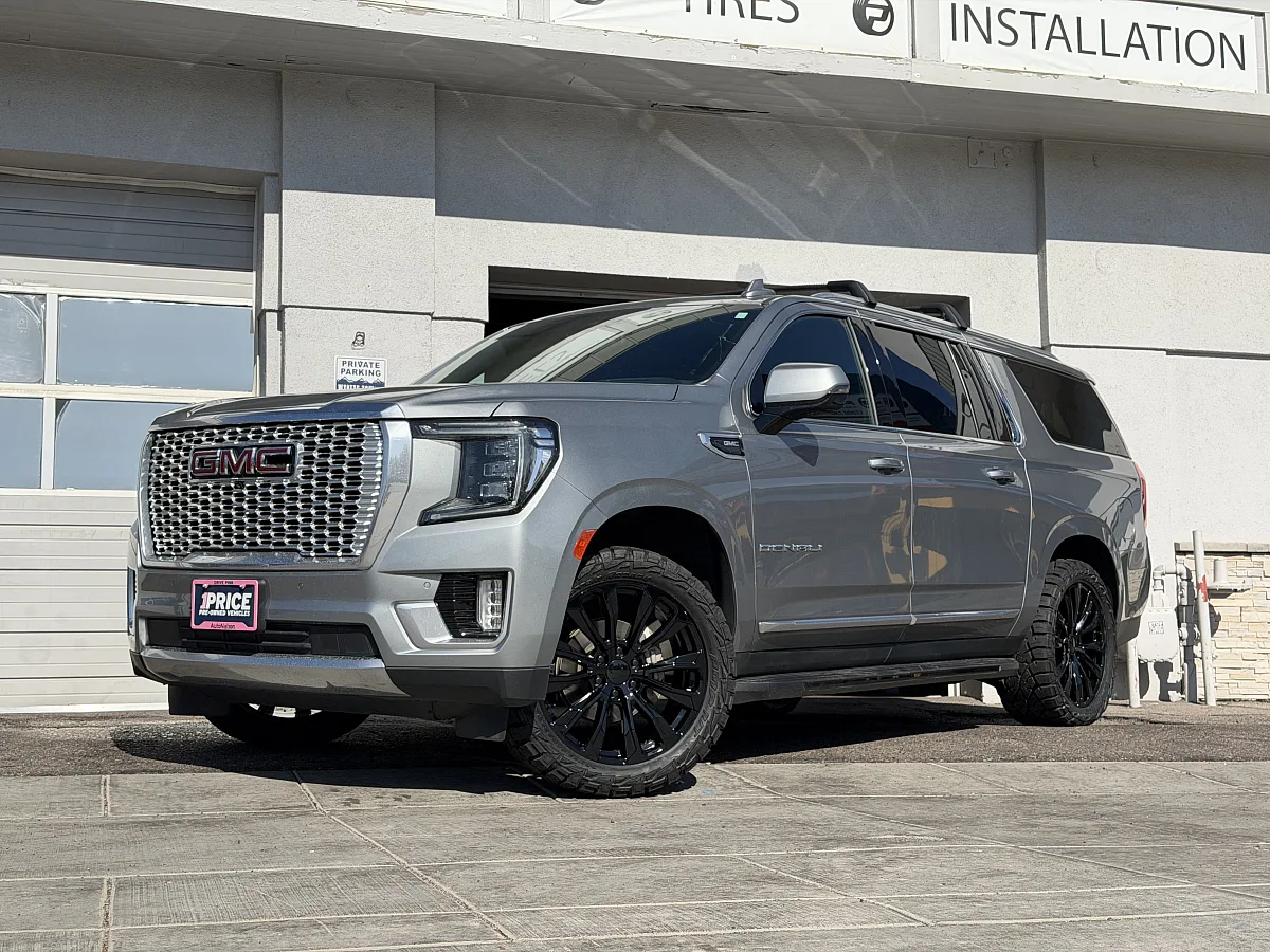 Black Replica Wheels 22" Denali 1107 Rim on 2022 GMC Yukon XL