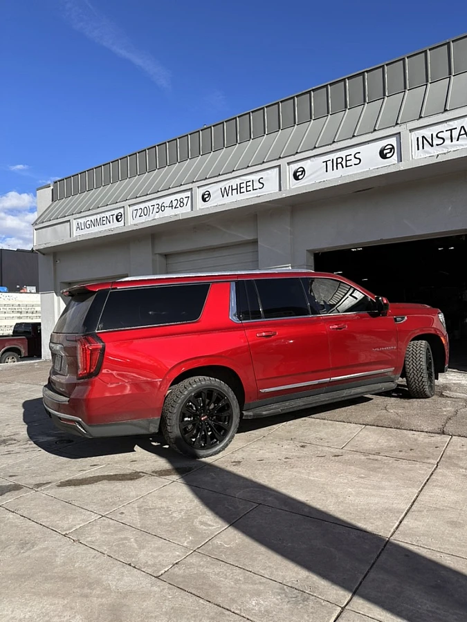 Black Replica Wheels 22" Denali 1107 on 2023 GMC Yukon