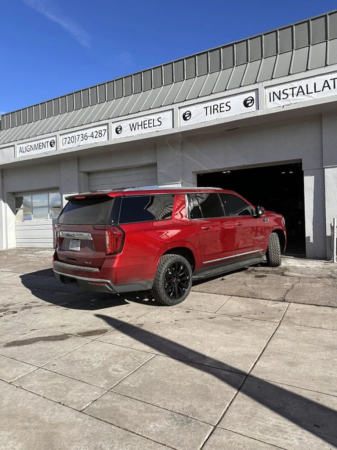 Replica Wheels 22" Denali 1107 Black on 2023 GMC Yukon