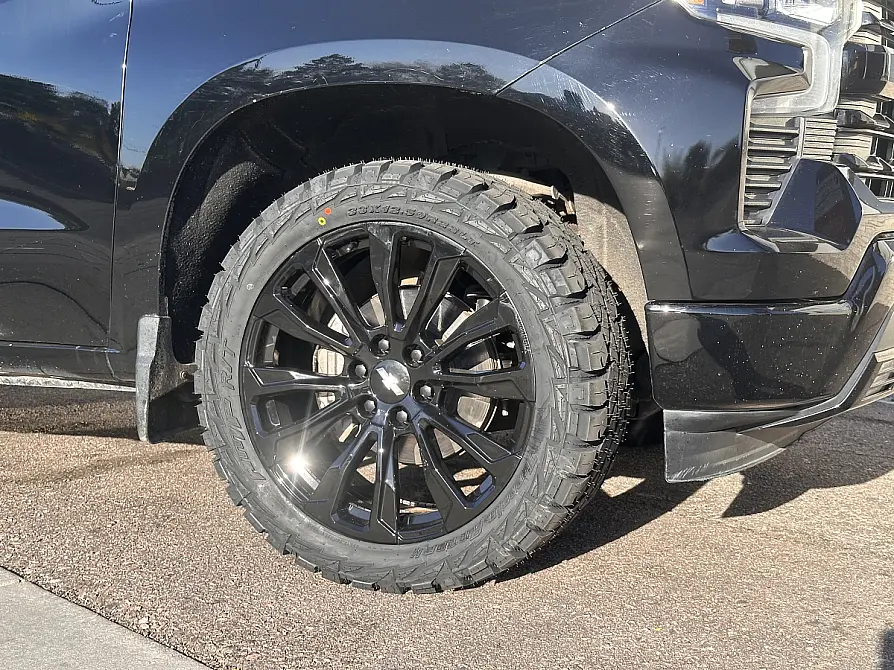 Black Replica Wheels 22" Denali 1107 on 2025 Chevrolet Silverado 1500