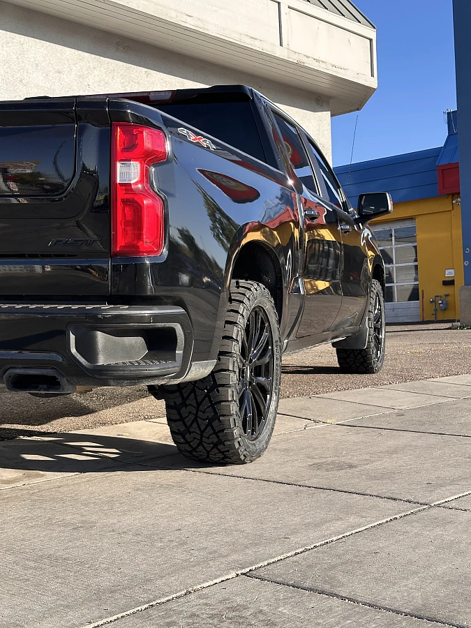 2025 Chevrolet Silverado 1500 Replica Wheels 22" Denali 1107 Black Wheel