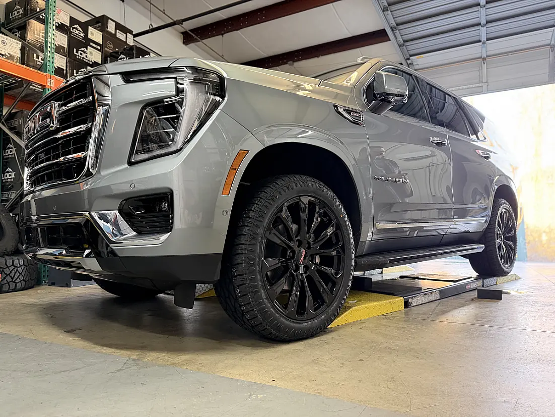 Black Replica Wheels 22" Denali 1107 on 2026 GMC Yukon