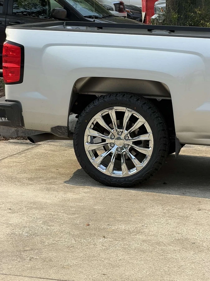 2016 Chevrolet Silverado 1500 with Replica Wheels 22" Denali 1107 Chrome Wheels