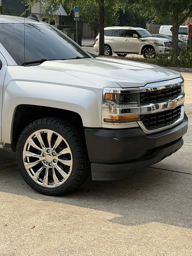 2016 Chevrolet Silverado 1500 with Replica Wheels 22" Denali 1107 Chrome Rims