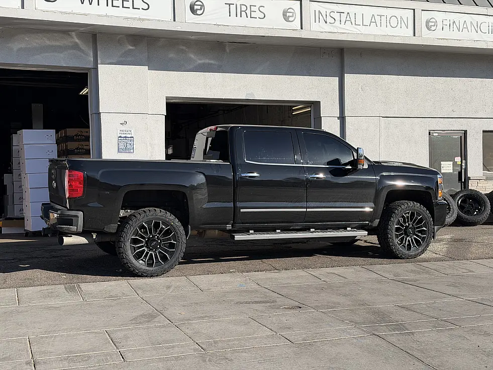 Black and Milled Replica Wheels 22" High Country 8x180mm Style 1140 on 2016 Chevrolet Silverado 2500HD