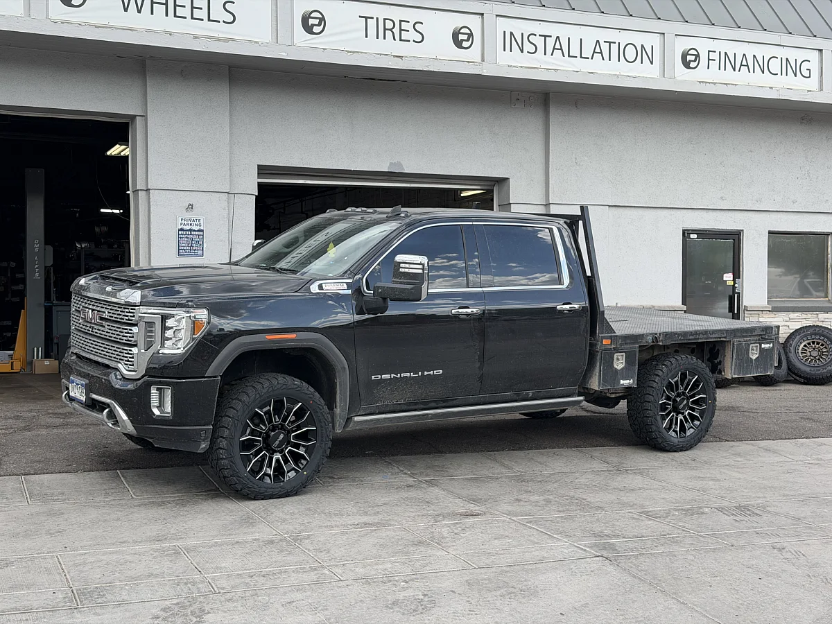 2021 GMC Sierra 3500HD with Replica Wheels 22" High Country 8x180mm Style 1140 Black and Milled Rims