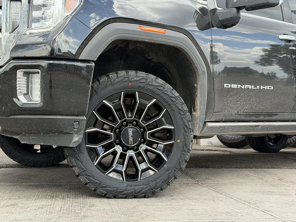 Black and Milled Replica Wheels 22" High Country 8x180mm Style 1140 on 2021 GMC Sierra 3500HD