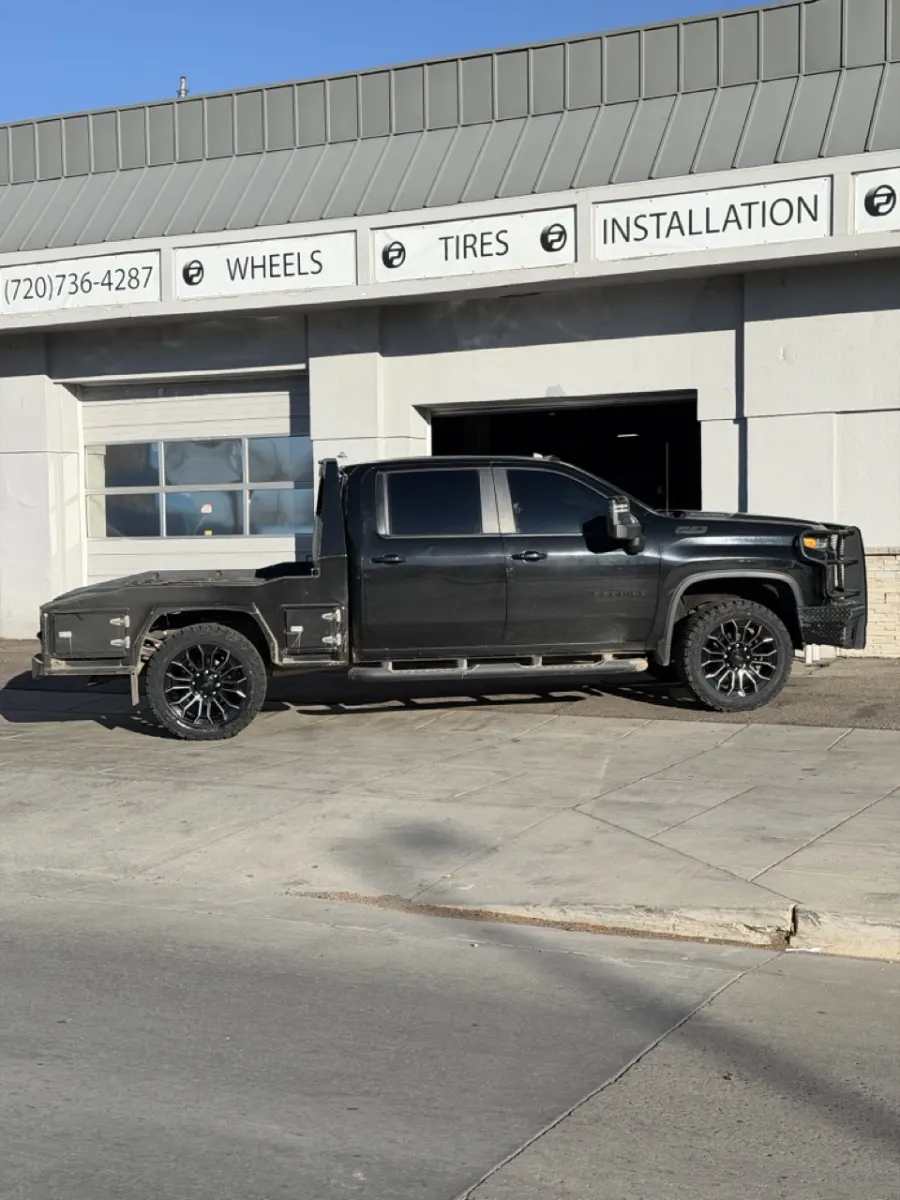 2024 Chevrolet Silverado 3500HD with Replica Wheels 22" High Country 8x180mm Style 1140 in Black and Milled