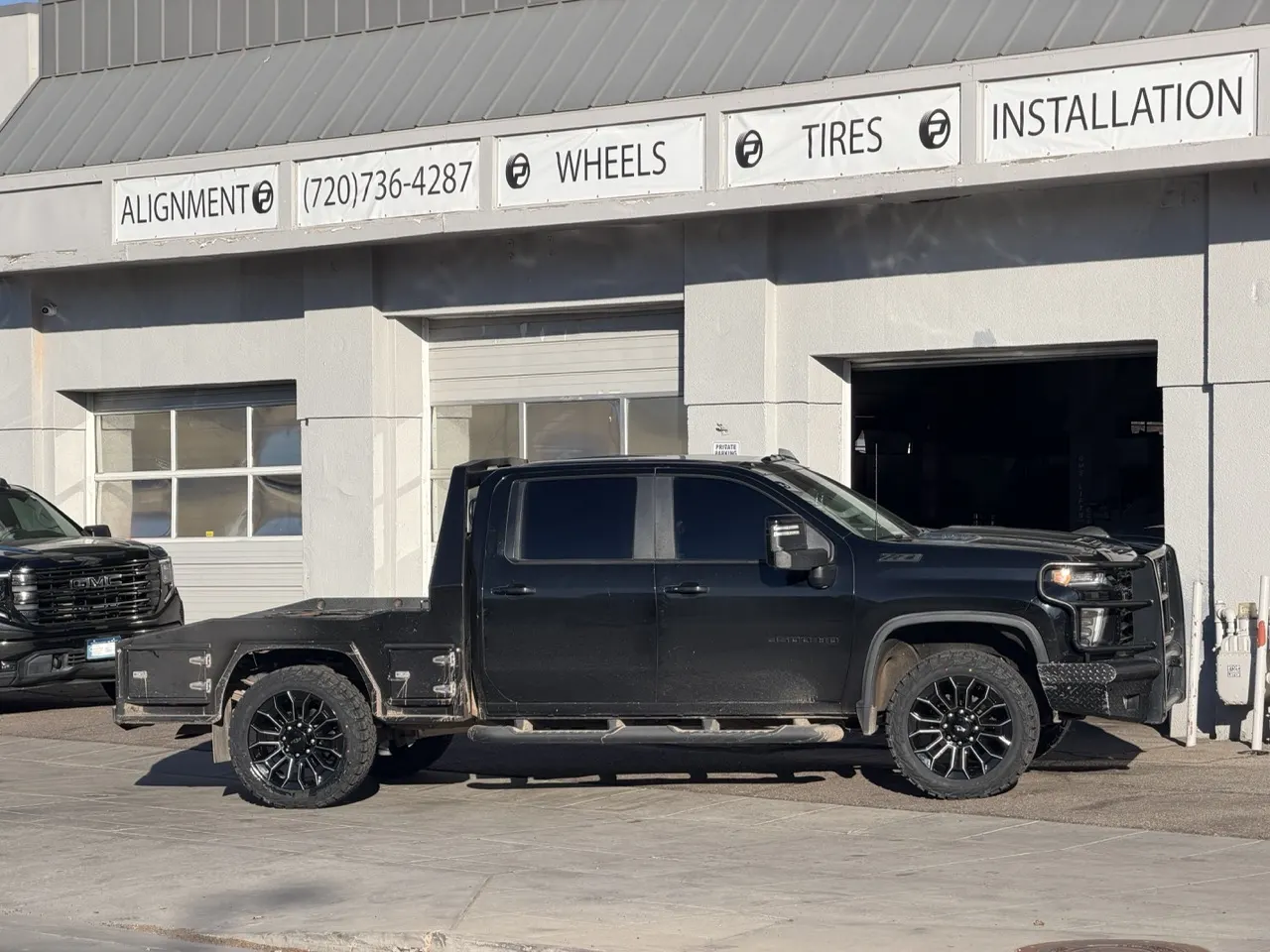 2024 Chevrolet Silverado 3500HD Replica Wheels 22" High Country 8x180mm Style 1140 Black and Milled Custom Wheels