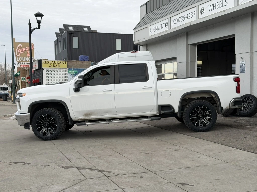 2025 Chevrolet Silverado 2500HD with Replica Wheels 22" High Country 8x180mm Style 1140 Black and Milled Wheels