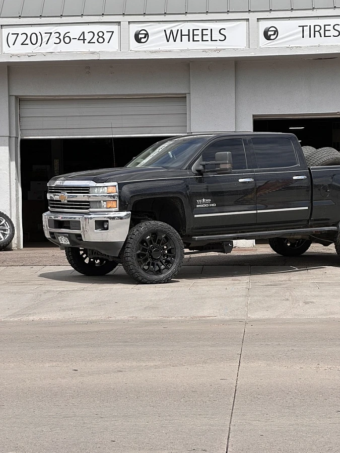 2016 GMC Sierra 2500HD with Replica Wheels 22" High Country 8x180mm Style 1140 Black Wheels