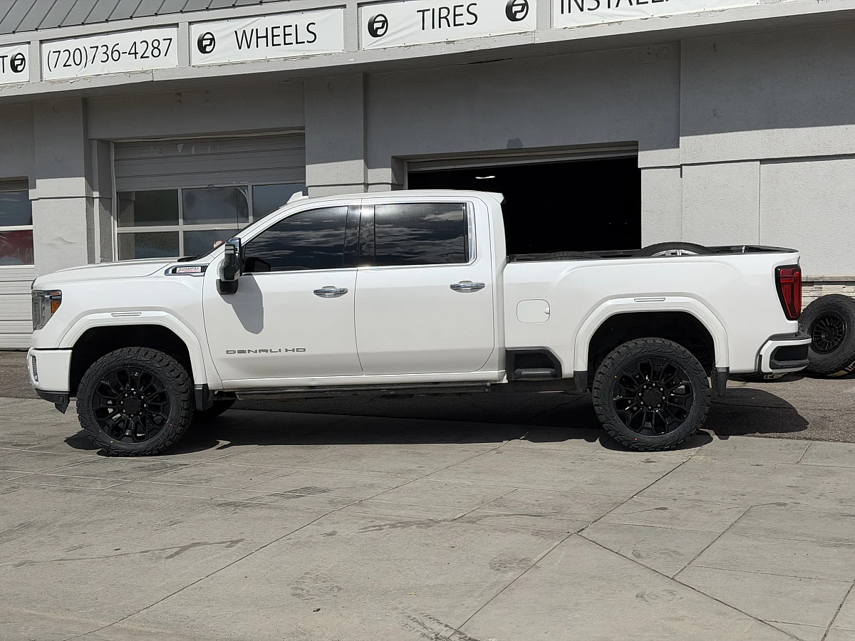 2022 GMC Sierra 3500HD with Replica Wheels 22" High Country 8x180mm Style 1140 Black Wheels