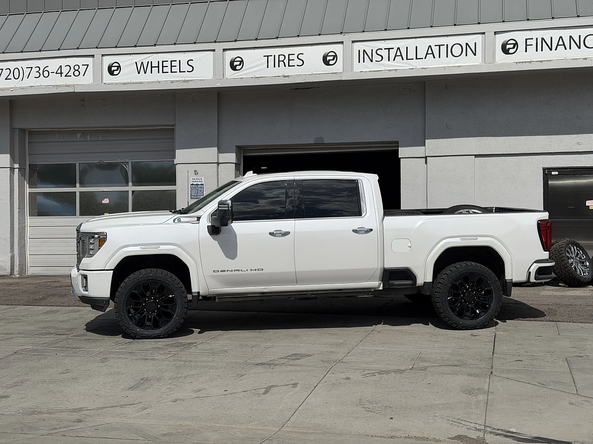 Replica Wheels 22" High Country 8x180mm Style 1140 Black Rim on 2022 GMC Sierra 3500HD