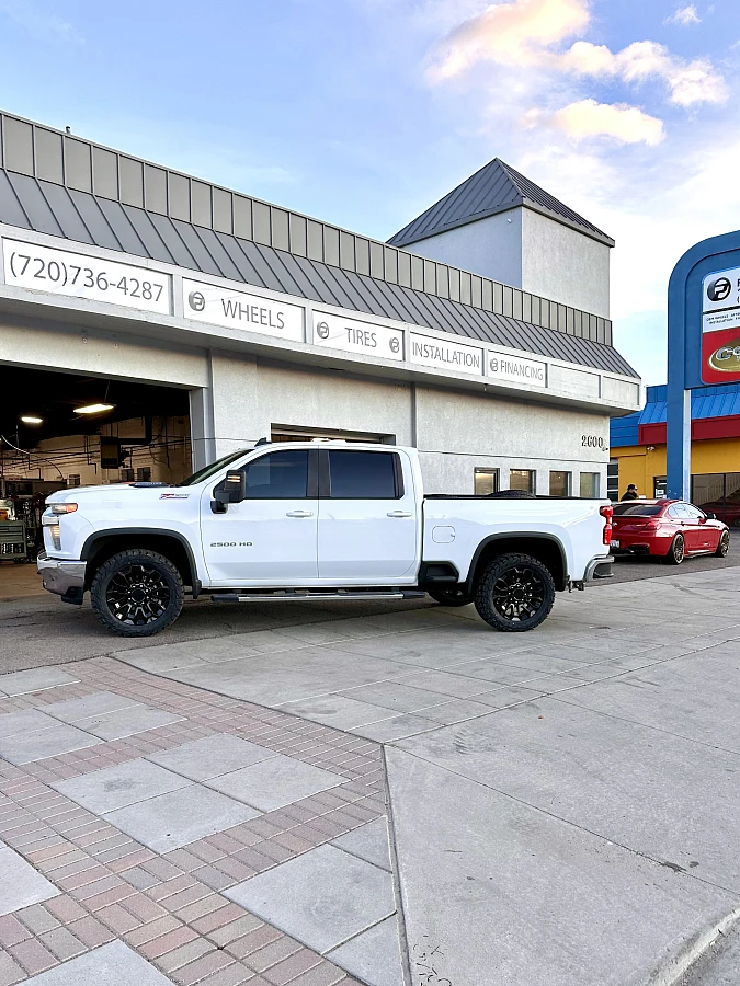 Replica Wheels Black 22" High Country 8x180mm Style 1140 Wheel on 2025 Chevrolet Silverado 2500HD