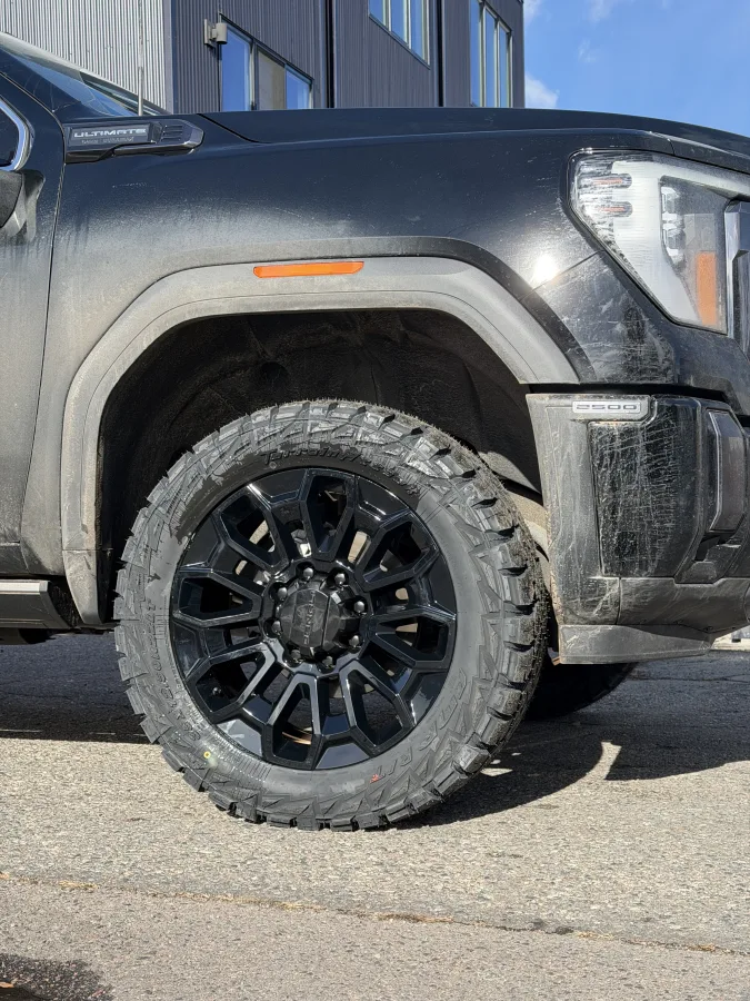 2026 GMC Sierra 2500HD with Replica Wheels 22" High Country 8x180mm Style 1140 Black Wheels
