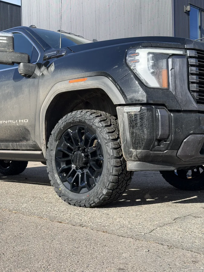 Replica Wheels 22" High Country 8x180mm Style 1140 Black Rim on 2026 GMC Sierra 2500HD