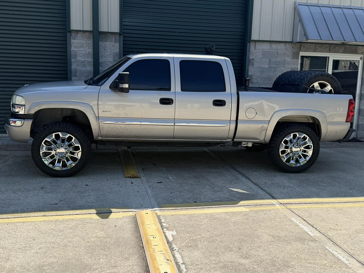 2008 GMC Sierra 2500HD with Replica Wheels 22" High Country 8x180mm Style 1140 Chrome Wheels