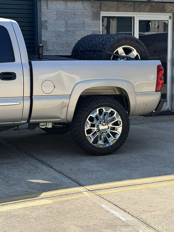 2008 GMC Sierra 2500HD with Replica Wheels 22" High Country 8x180mm Style 1140 Chrome Rims