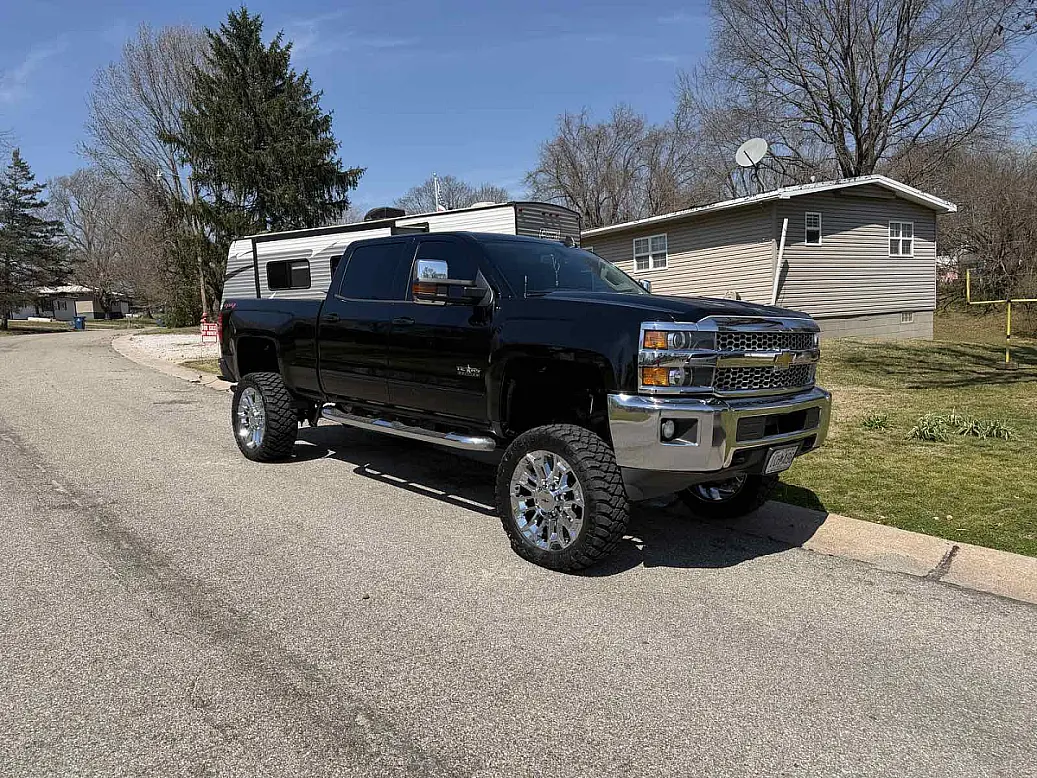 Replica Wheels 22" High Country 8x180mm Style 1140 Chrome on 2016 Chevrolet Silverado 2500HD