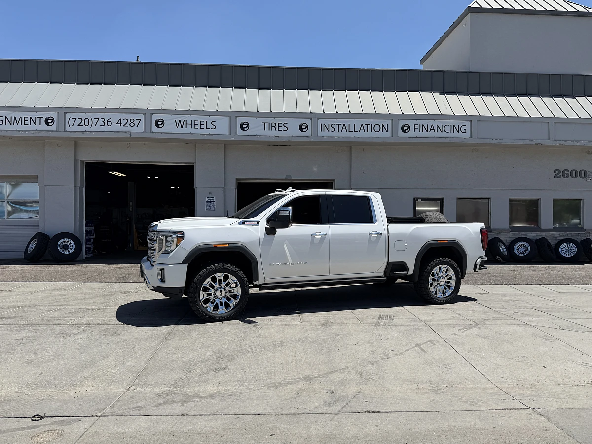 2023 GMC Sierra 2500HD Running Replica Wheels 22" High Country 8x180mm Style 1140 Chrome