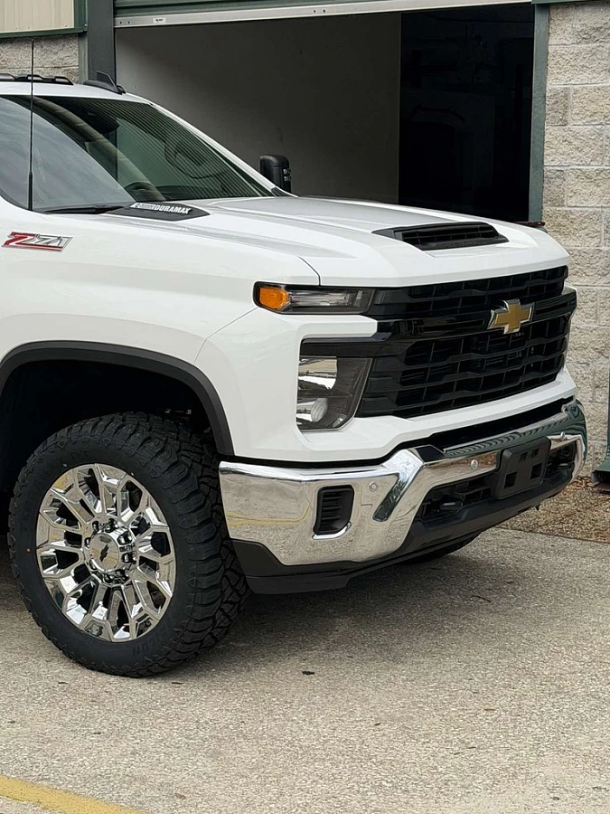 2024 Chevrolet Silverado 2500HD with Replica Wheels 22" High Country 8x180mm Style 1140 Chrome Rims