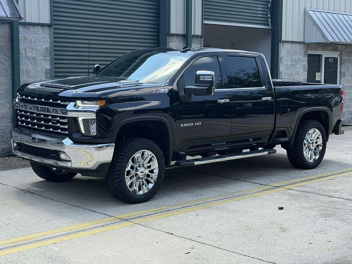 2026 Chevrolet Silverado 2500HD with Replica Wheels 22" High Country 8x180mm Style 1140 Chrome Rims