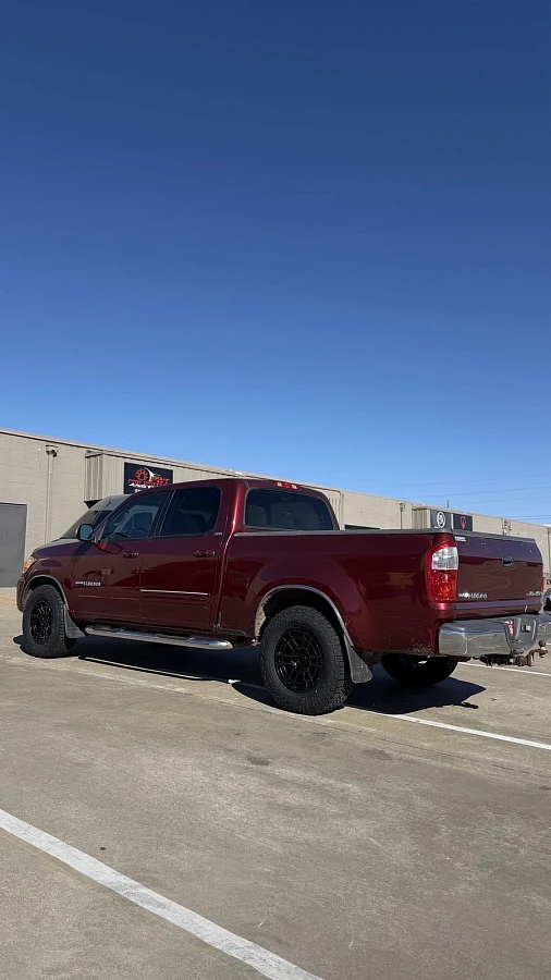 Black Replica Wheels 17" TRD Pro 305 on 2005 Toyota Tundra