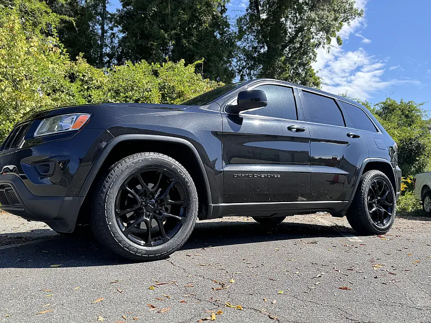 2020 Jeep Cherokee with Replica Wheels 20" SRT 1135 Black Wheels