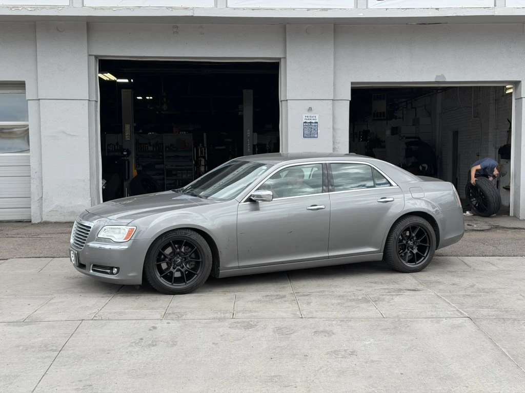 Replica Wheels 20" SRT 1136 Black on 2012 Chrysler 300