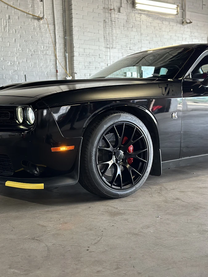 Replica Wheels 20" SRT Hellcat 1134 Black on 2022 Dodge Challenger