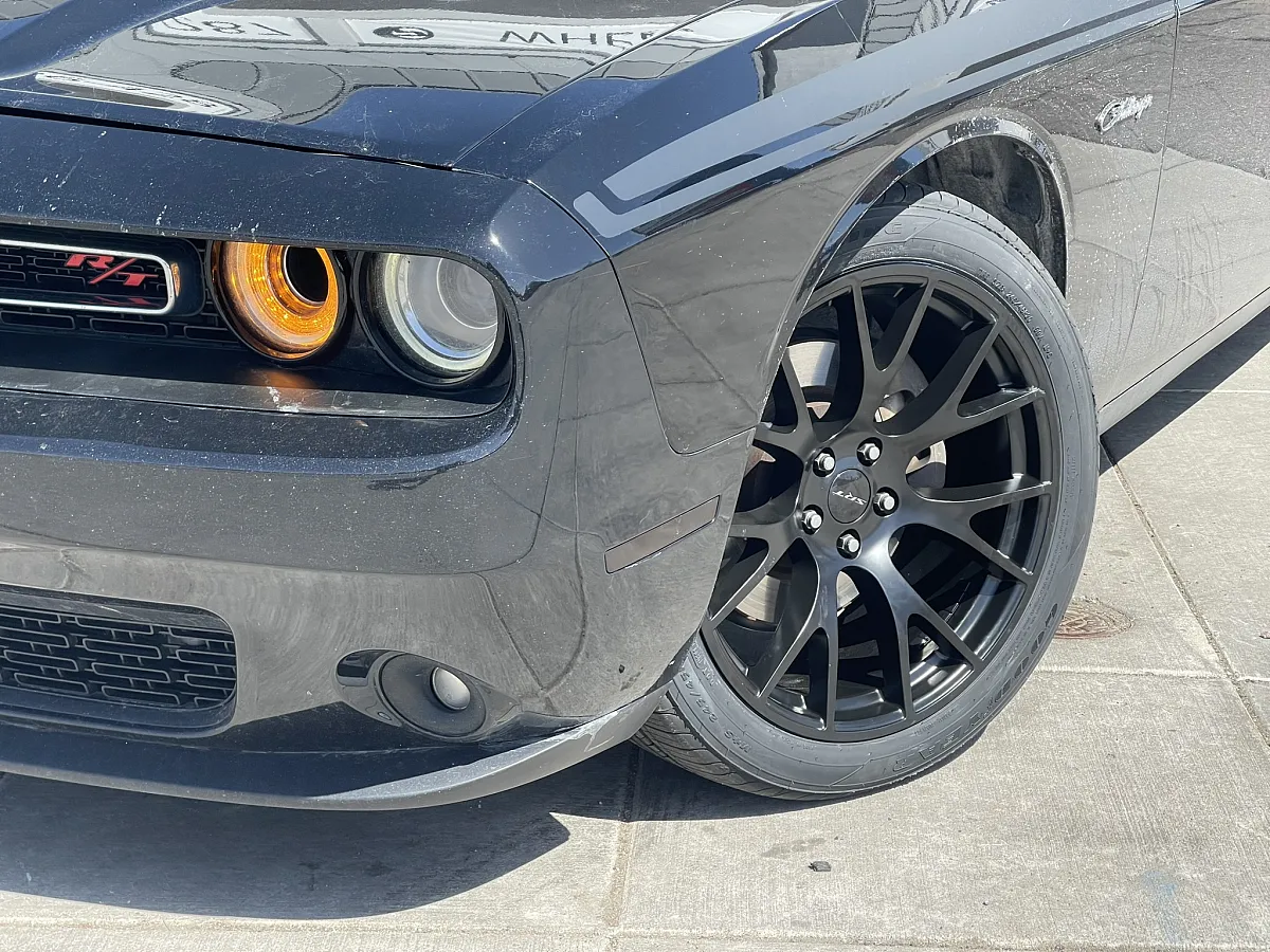 2024 Dodge Challenger with Black Replica Wheels 20" SRT Hellcat 1134 Rims