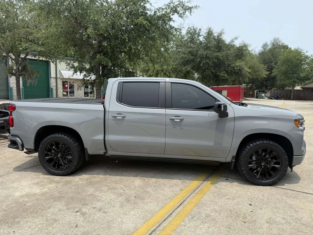 Black Replica Wheels 22" AT4 Style 1102 on 2025 Chevrolet Silverado 1500