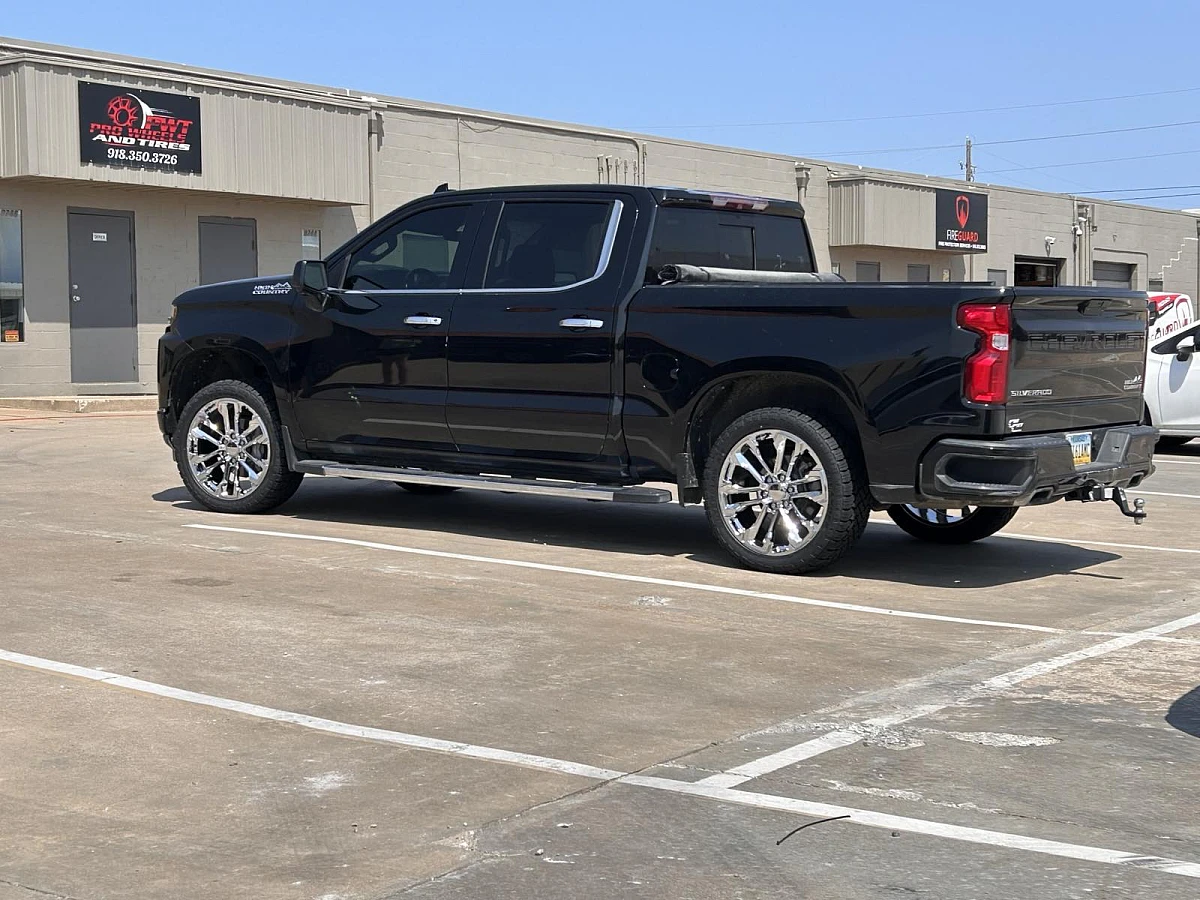 Chrome Replica Wheels 22" AT4 Style 1102 on 2024 Chevrolet Silverado 1500