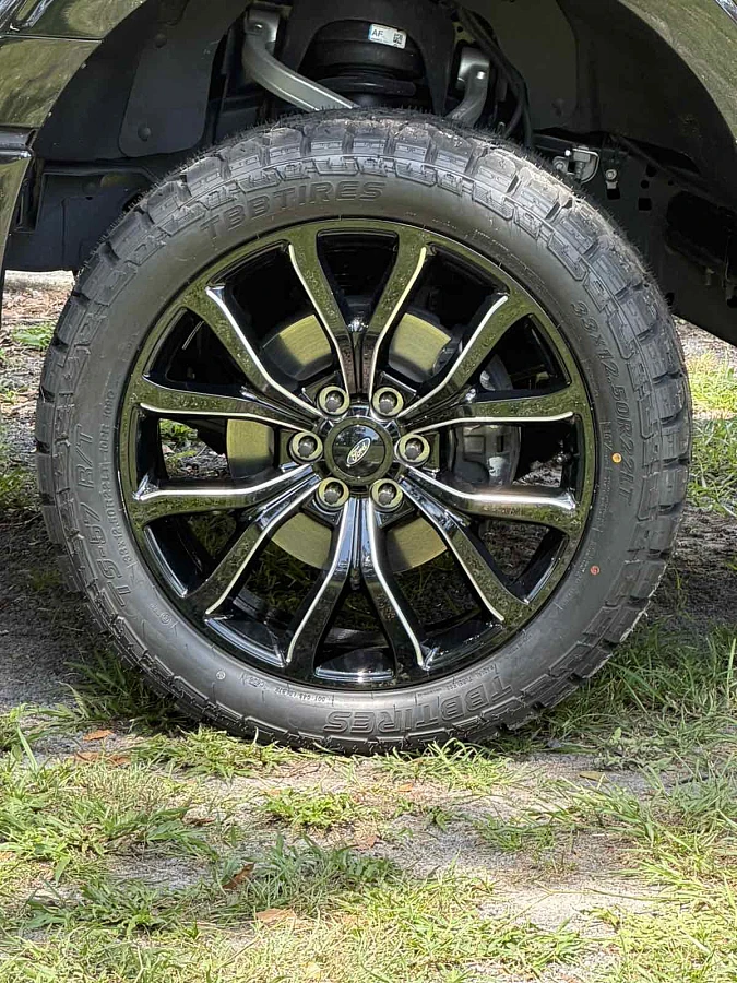 Replica Wheels 22" Ford F150 Platinum 1125 Black and Milled Rim on 2024 Ford F-150