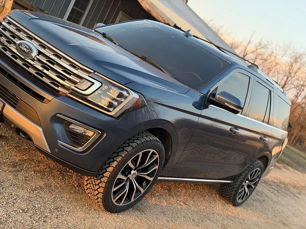 Black and Silver Replica Wheels 22" Ford F150 Platinum 1125 on 2022 Ford Expedition