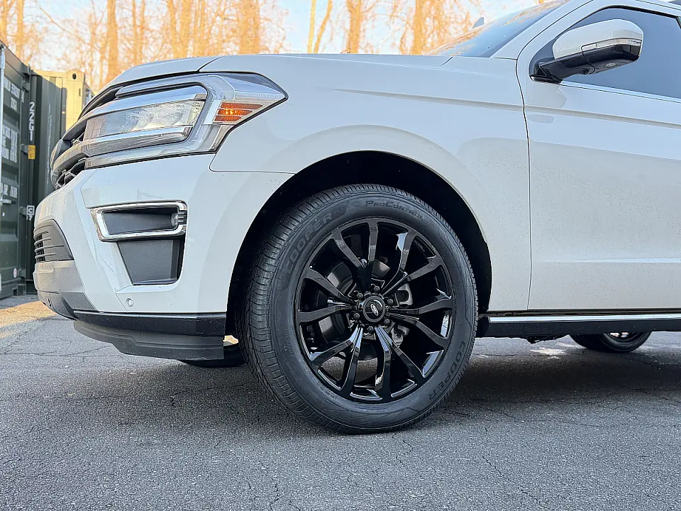 Replica Wheels Black 22" Ford F150 Platinum 1125 Wheel on 2024 Ford Expedition