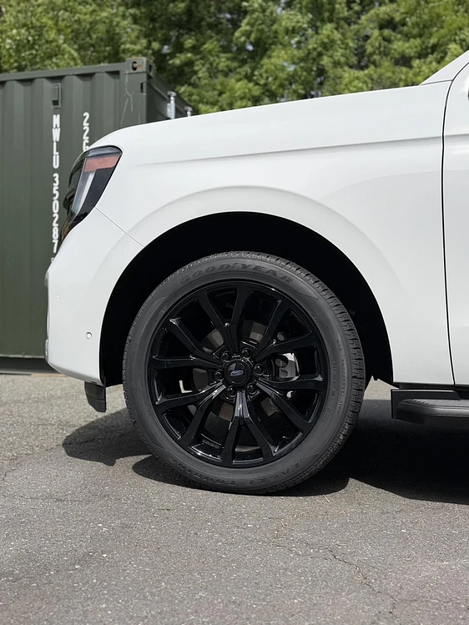 Replica Wheels 22" Ford F150 Platinum 1125 Black Rim on 2025 Ford Expedition