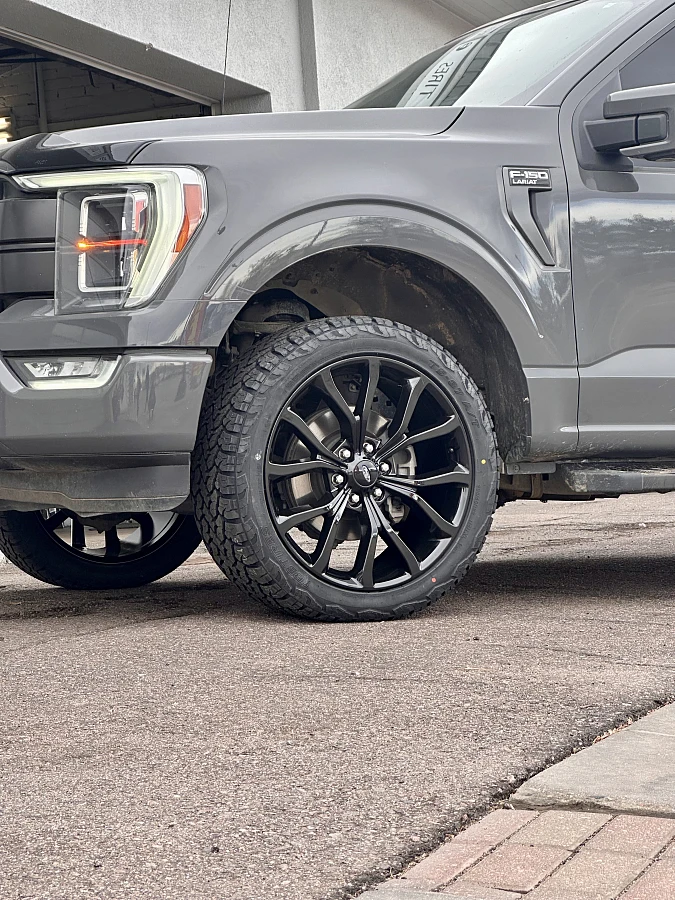 2025 Ford F-150 with Replica Wheels 22" Ford F150 Platinum 1125 Black Wheels