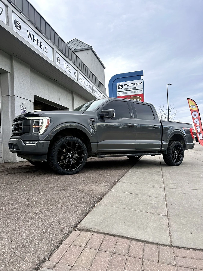 Replica Wheels 22" Ford F150 Platinum 1125 Black on 2025 Ford F-150