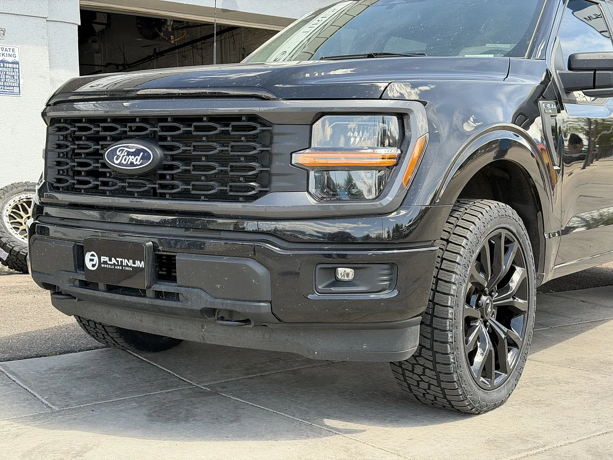 2026 Ford F-150 Running Replica Wheels 22" Ford F150 Platinum 1125 Black