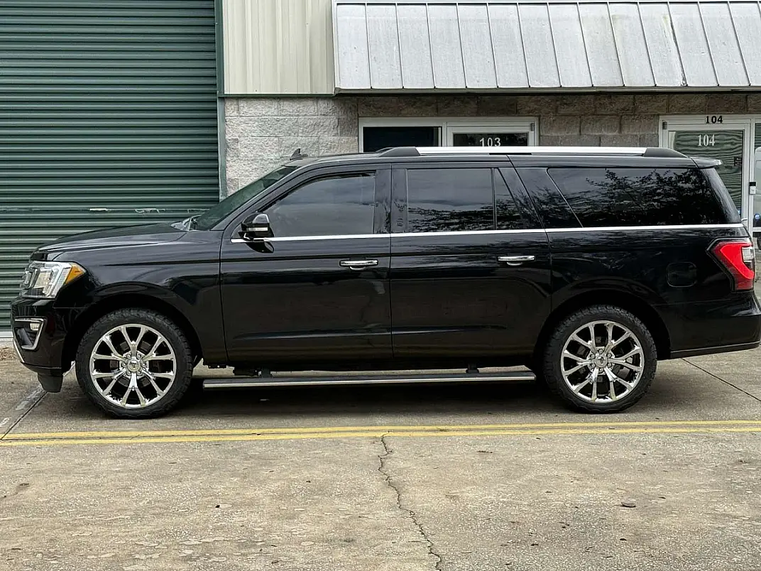 2022 Ford Expedition with Replica Wheels 22" Ford F150 Platinum 1125 Chrome Rims