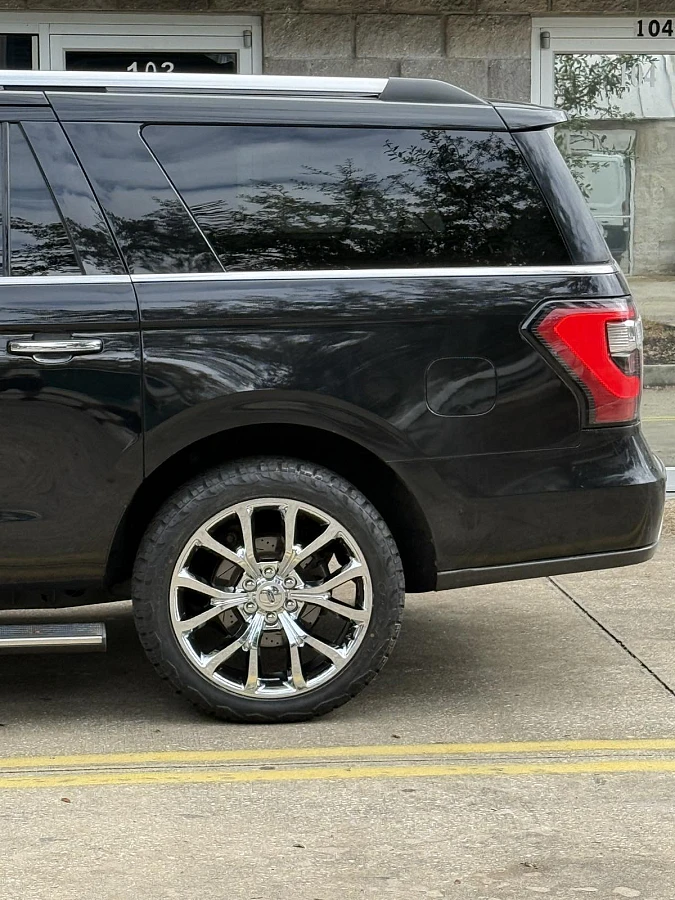 2022 Ford Expedition with Replica Wheels 22" Ford F150 Platinum 1125 Chrome Wheels