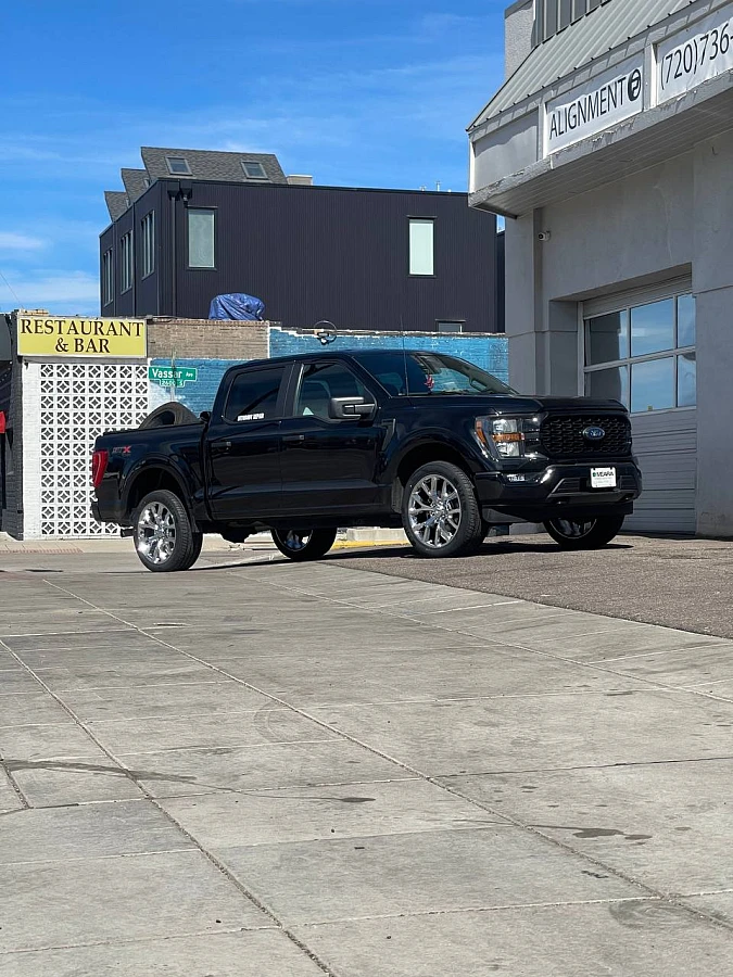 2025 Ford F-150 with Chrome Replica Wheels 22" Ford F150 Platinum 1125 Rims