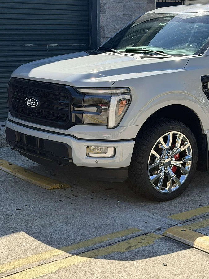 2026 Ford F-150 with Replica Wheels 22" Ford F150 Platinum 1125 Chrome Rims