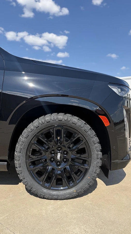 2025 Cadillac Escalade Replica Wheels 22" GM Platinum 1105 Gloss Black Wheel